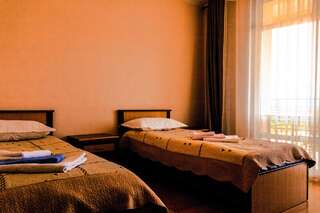 Курортные отели Три Короны Чолпон-Ата Стандартный двухместный номер с 1 кроватью или 2 отдельными кроватями-1